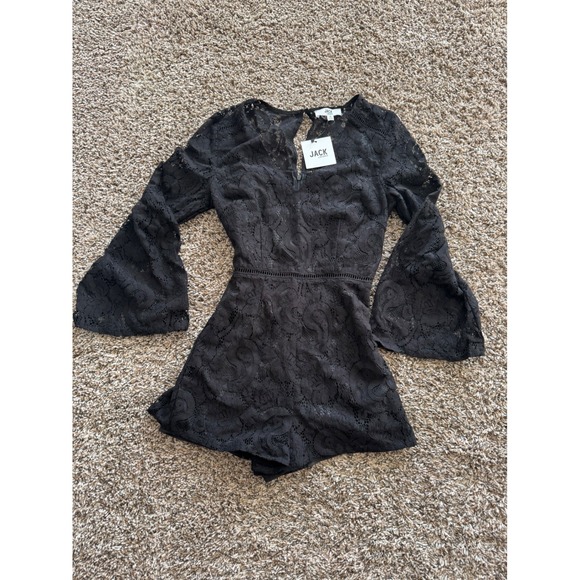 JACK by BB Dakota Black‎ Lace Romper Bell Sleeve V Neck Size 0 NWT - Picture 8 of 8